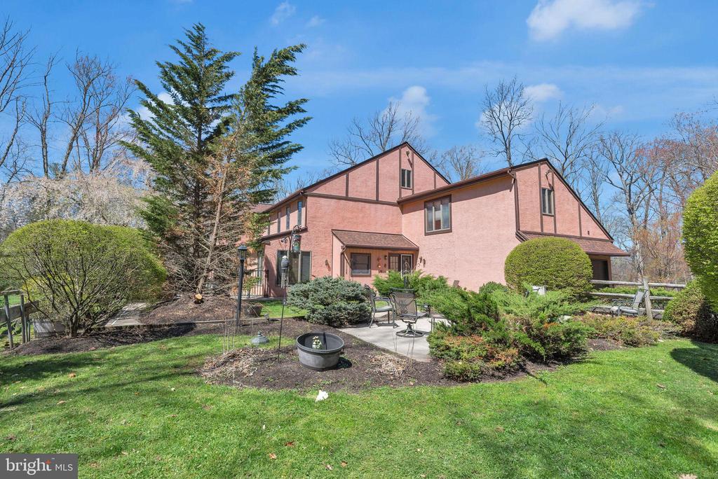 25 CREEKSIDE DRIVE