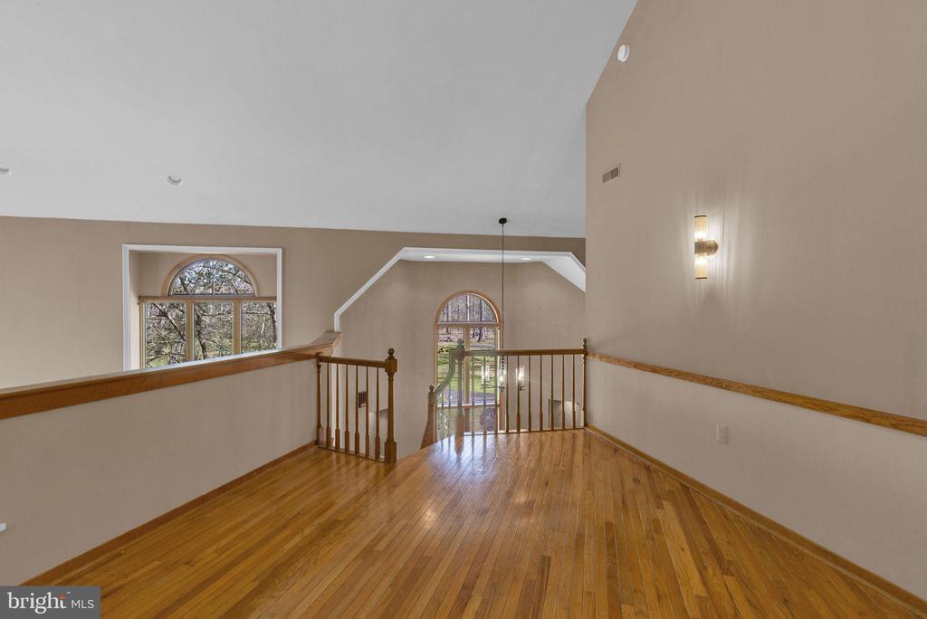 25 CREEKSIDE DRIVE