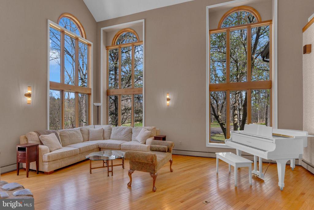 25 CREEKSIDE DRIVE