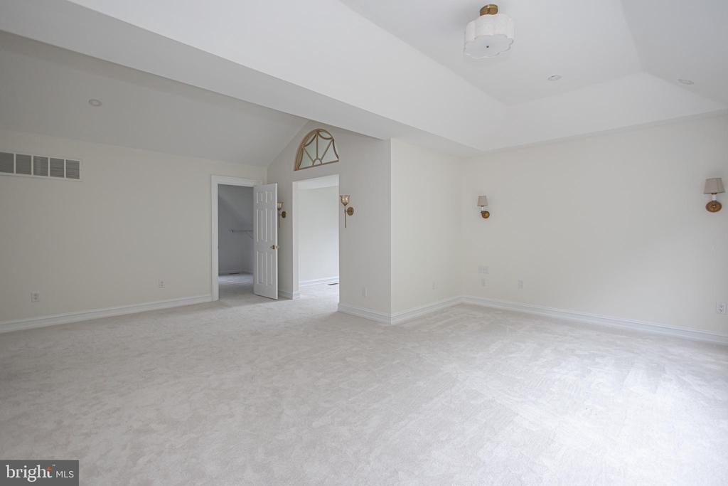 21 BELLINGHAMSHIRE PLACE