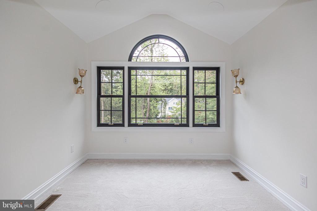 21 BELLINGHAMSHIRE PLACE
