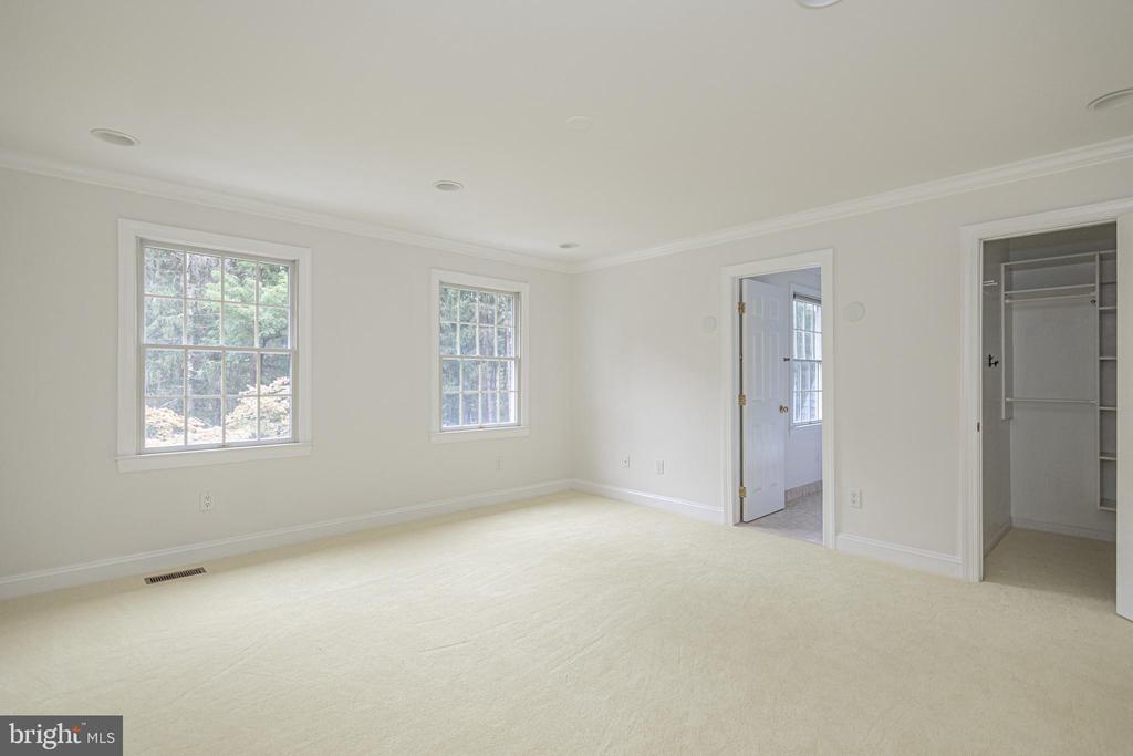 21 BELLINGHAMSHIRE PLACE