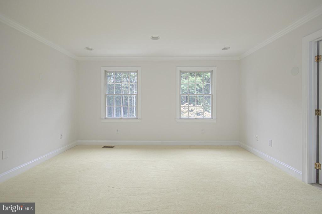 21 BELLINGHAMSHIRE PLACE