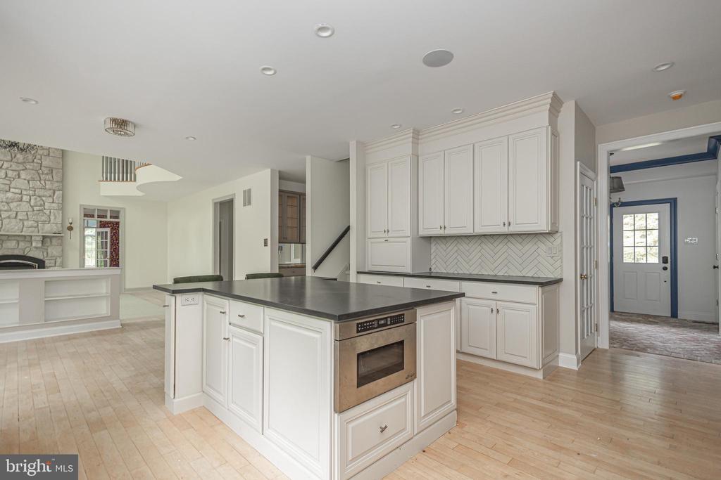 21 BELLINGHAMSHIRE PLACE