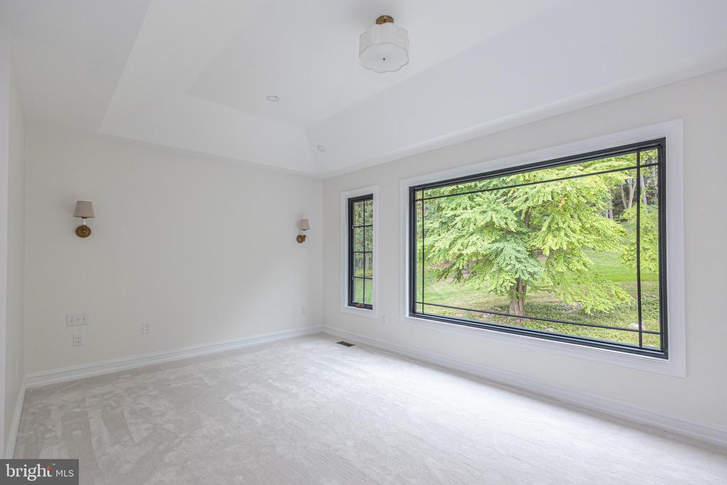 21 BELLINGHAMSHIRE PLACE