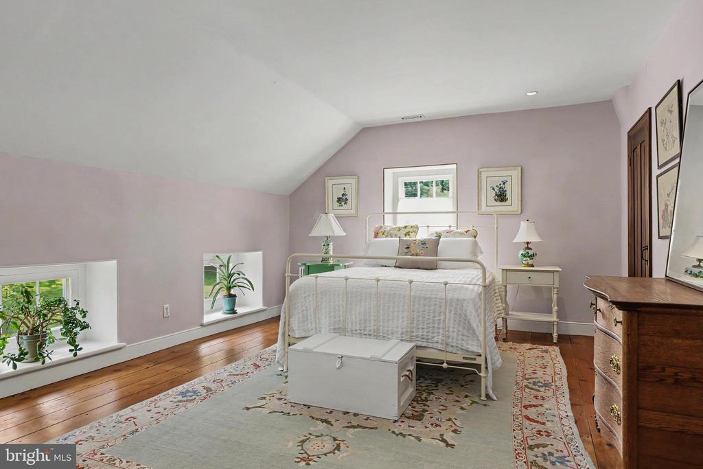 6175 CARVERSVILLE ROAD
