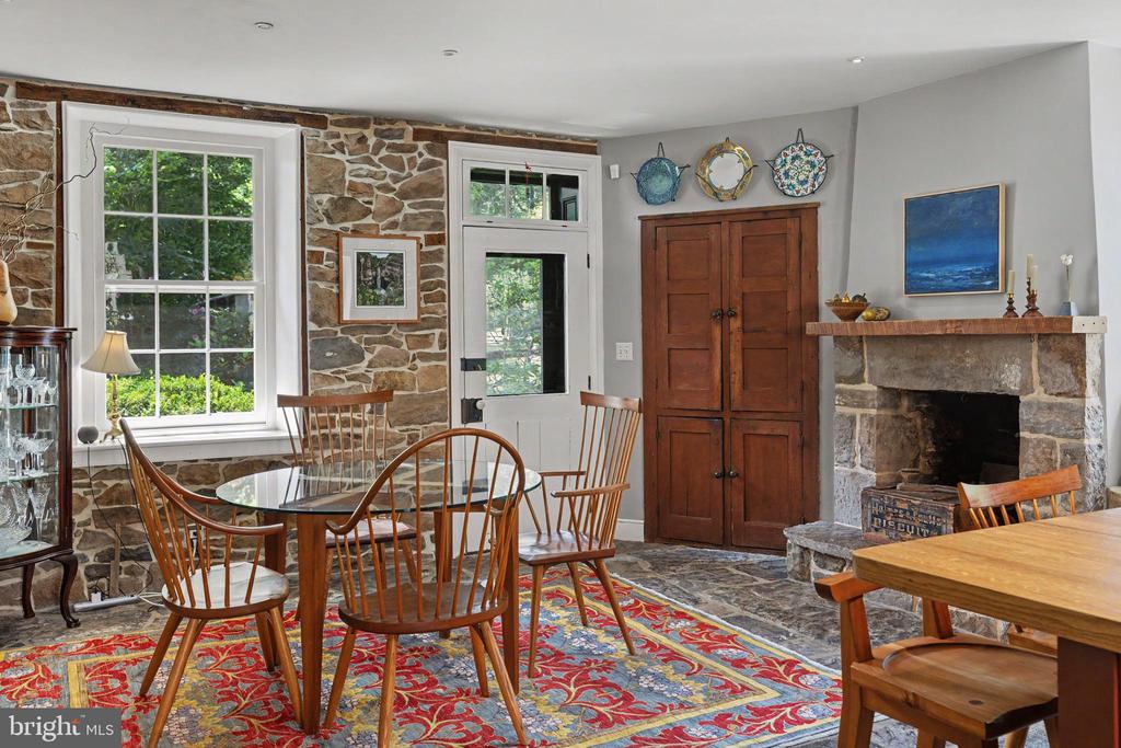6175 CARVERSVILLE ROAD