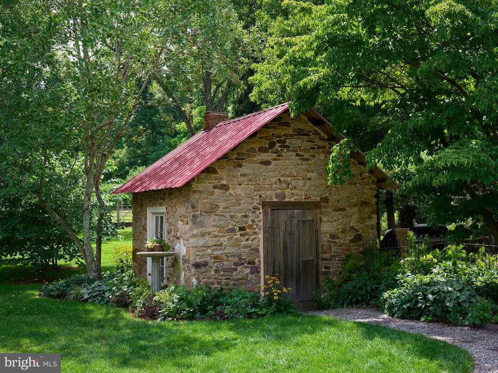 6175 CARVERSVILLE ROAD