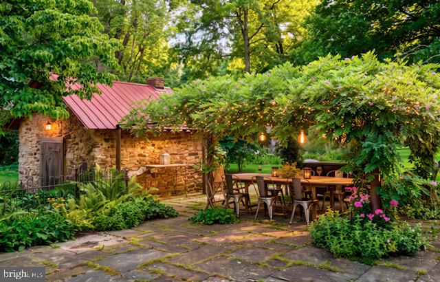 6175 CARVERSVILLE ROAD