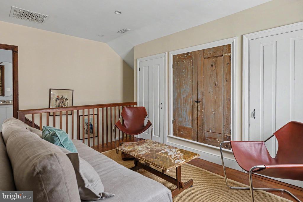 6175 CARVERSVILLE ROAD