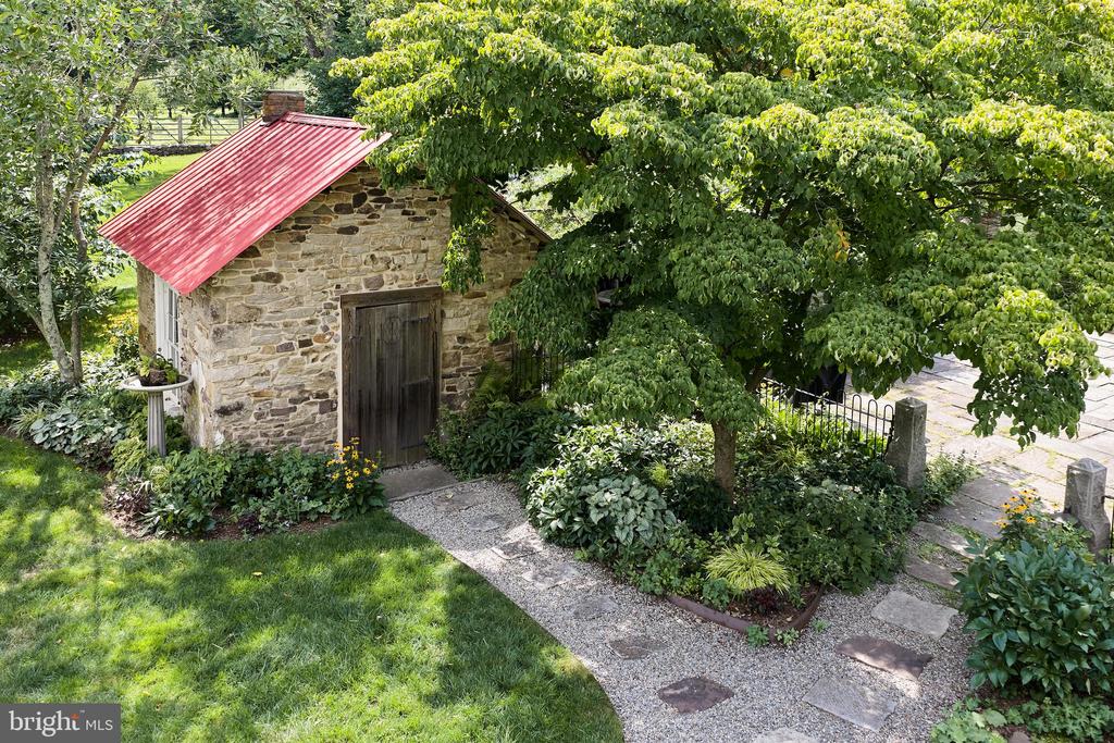 6175 CARVERSVILLE ROAD