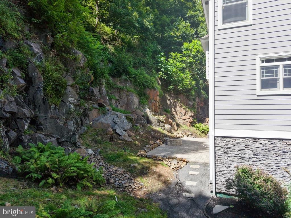 1855 RIVER ROAD