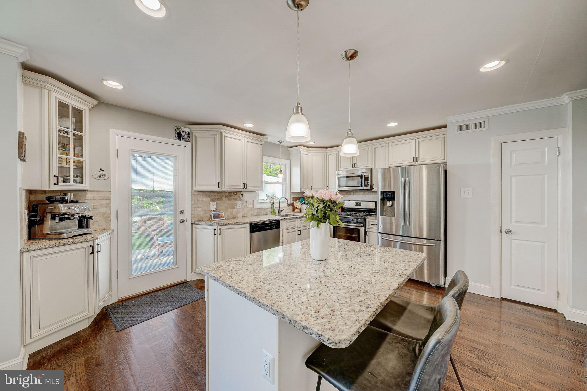 3277 Lenape Dr
