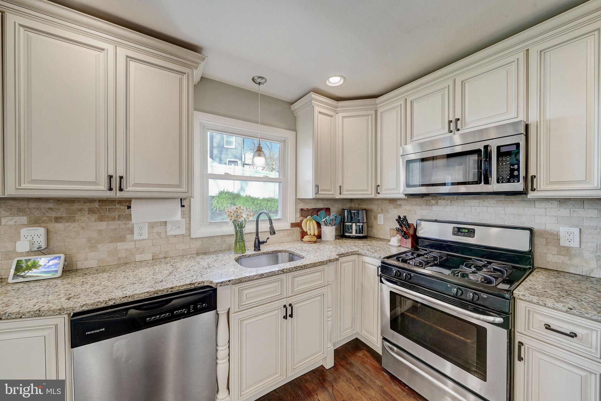 3277 Lenape Dr