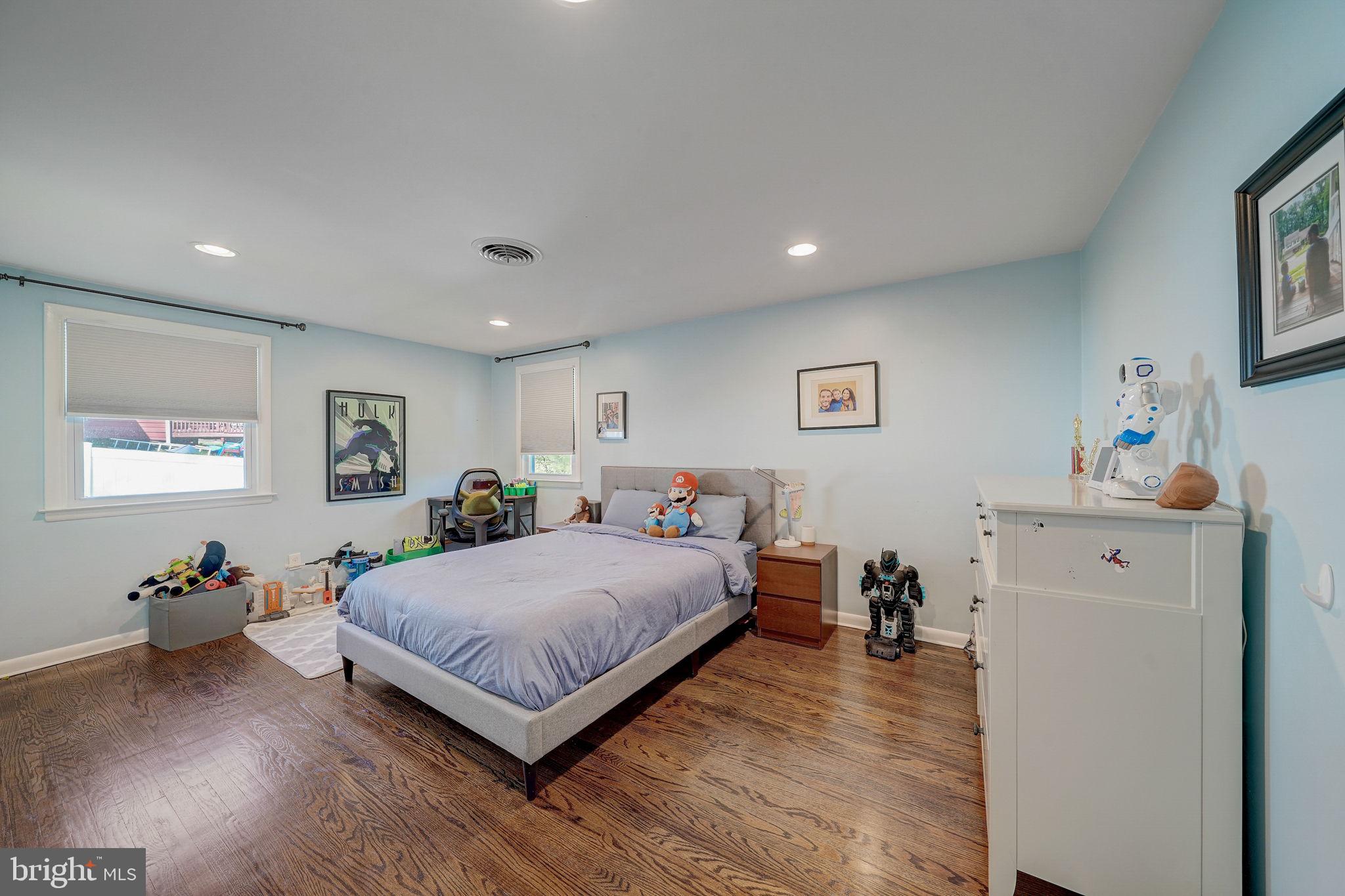 3277 Lenape Dr