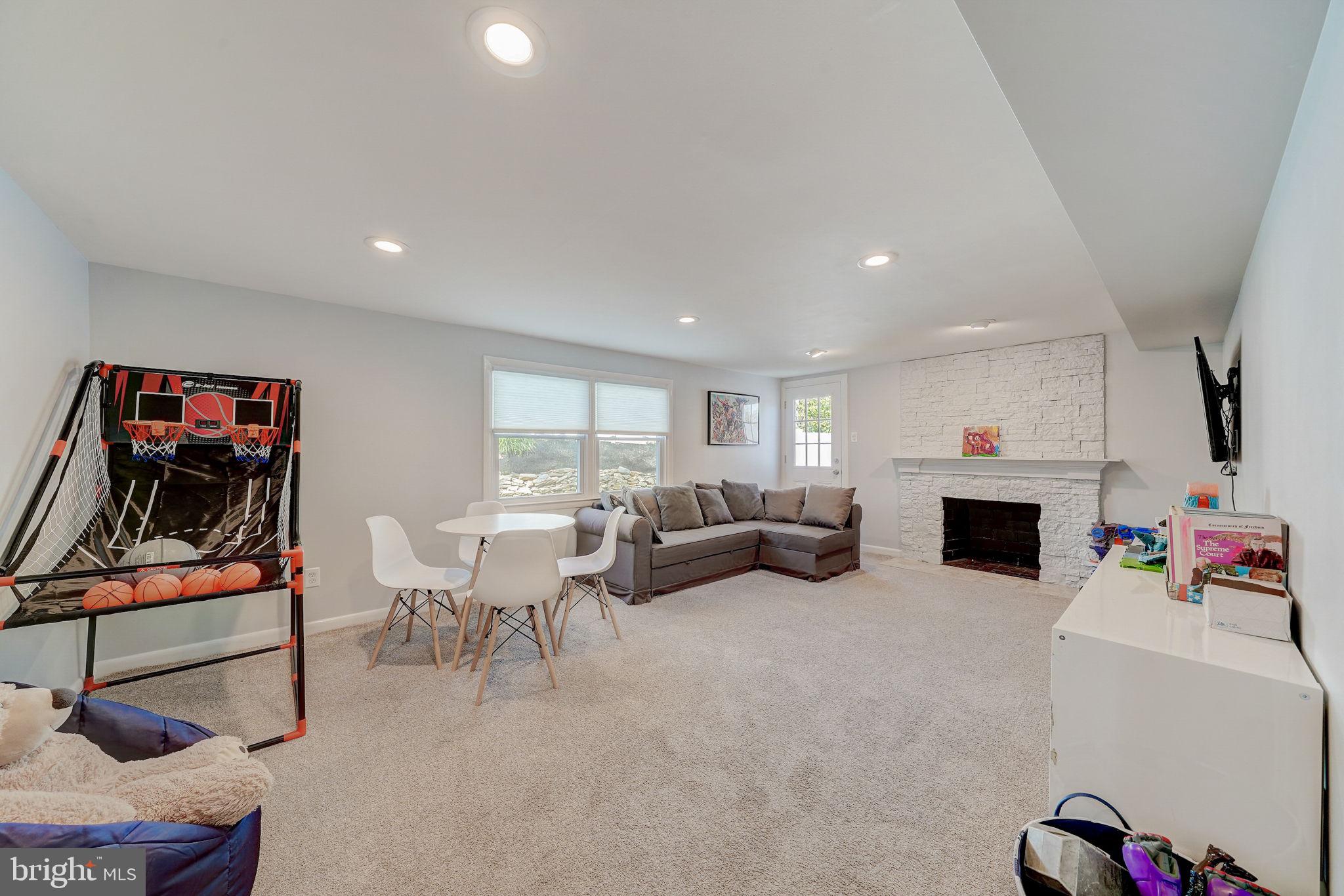 3277 Lenape Dr