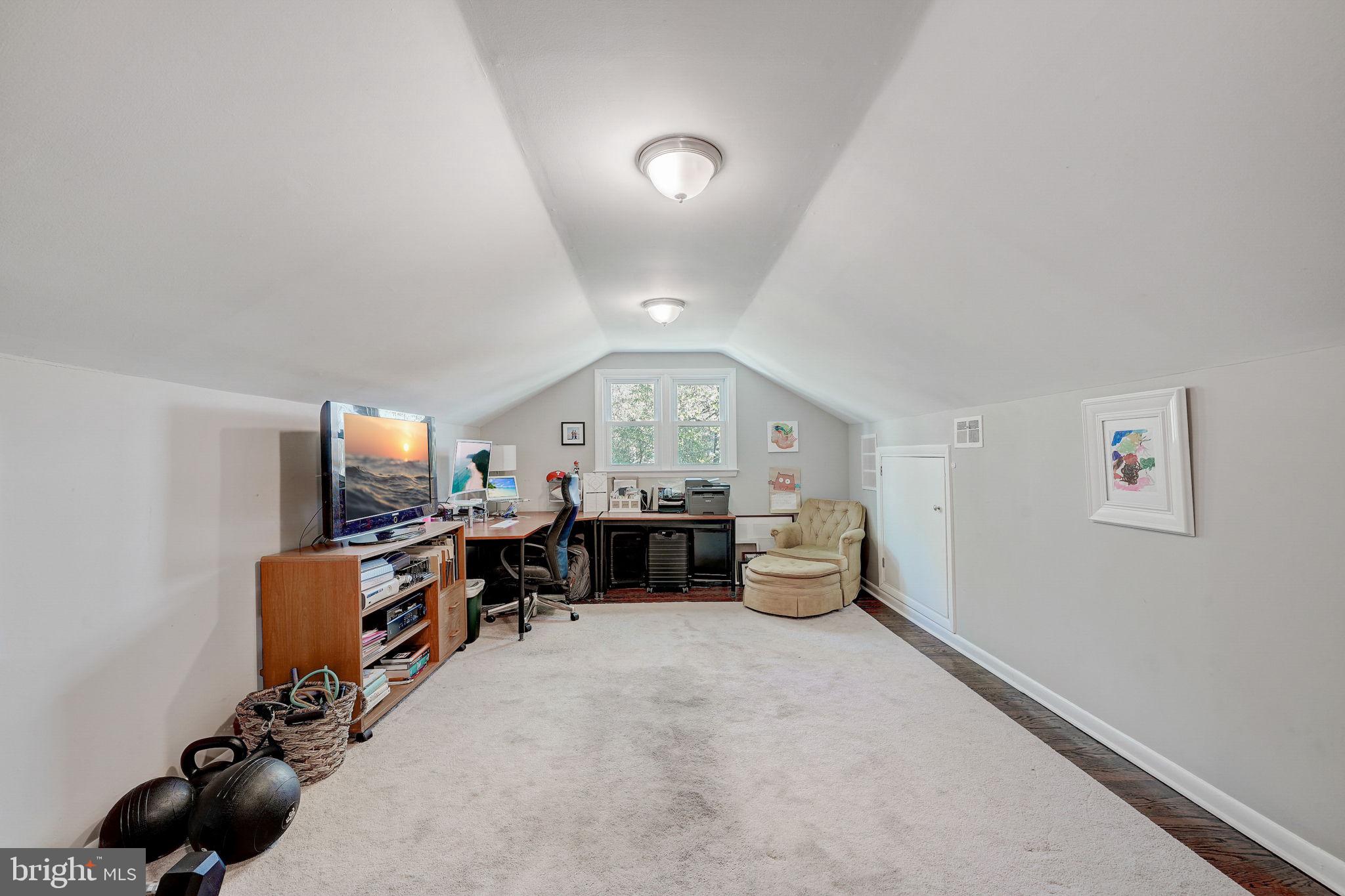 3277 Lenape Dr