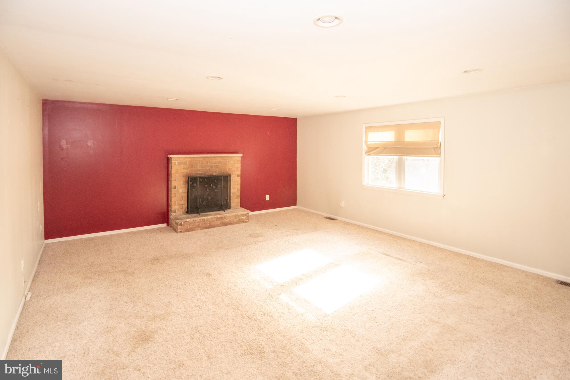 736 Mockingbird Ln
