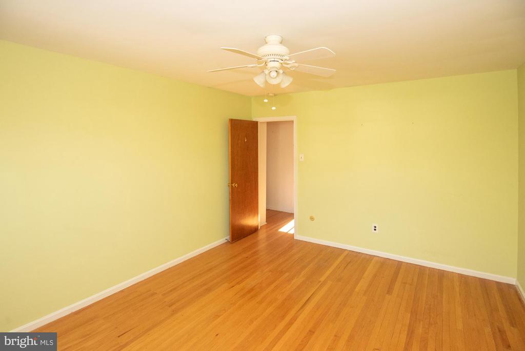 736 Mockingbird Ln