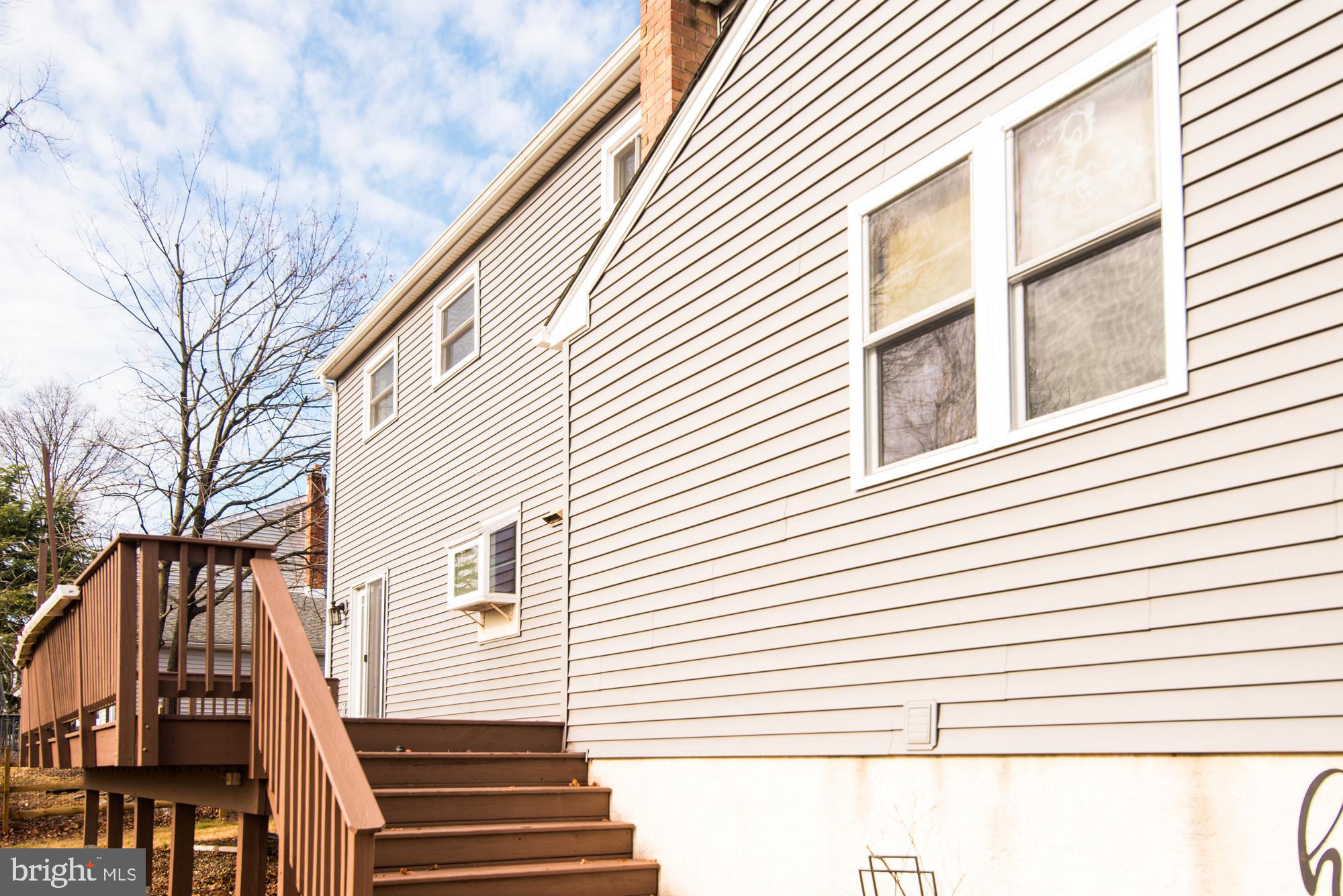 736 Mockingbird Ln