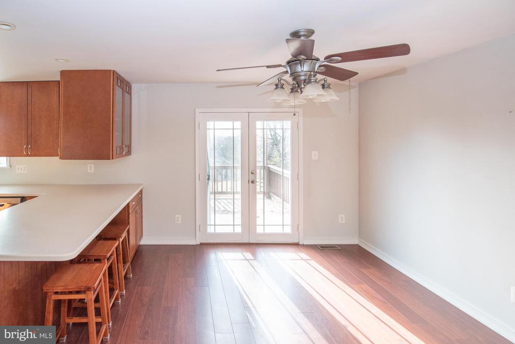 736 Mockingbird Ln