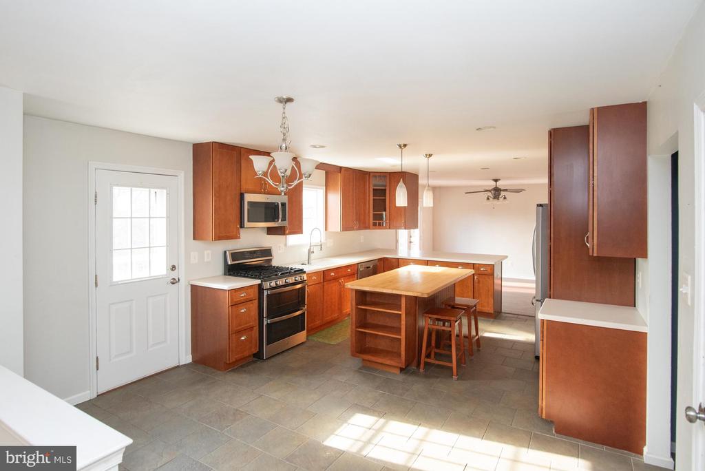 736 Mockingbird Ln