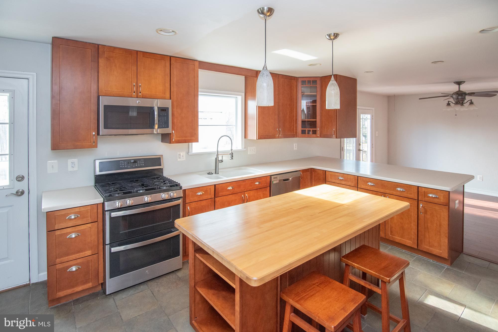 736 Mockingbird Ln
