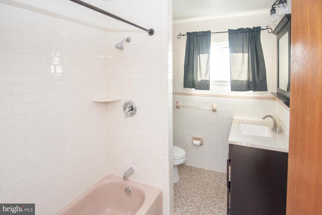 736 Mockingbird Ln