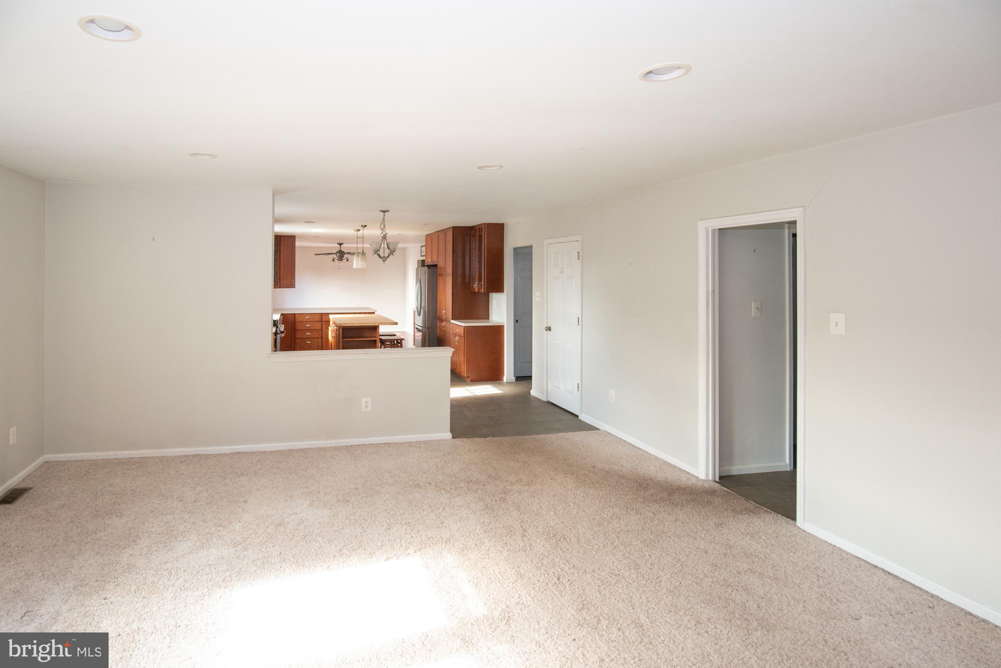736 Mockingbird Ln