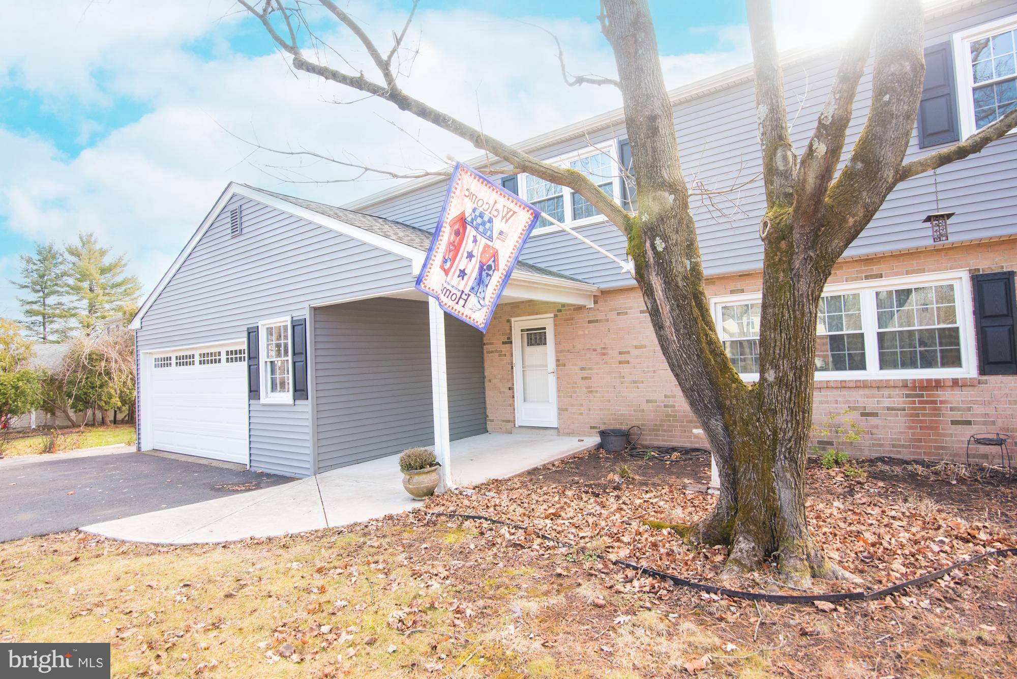 736 Mockingbird Ln