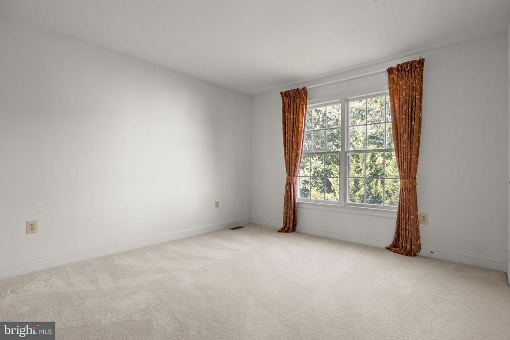 1120 KINGSLEY HALL DRIVE