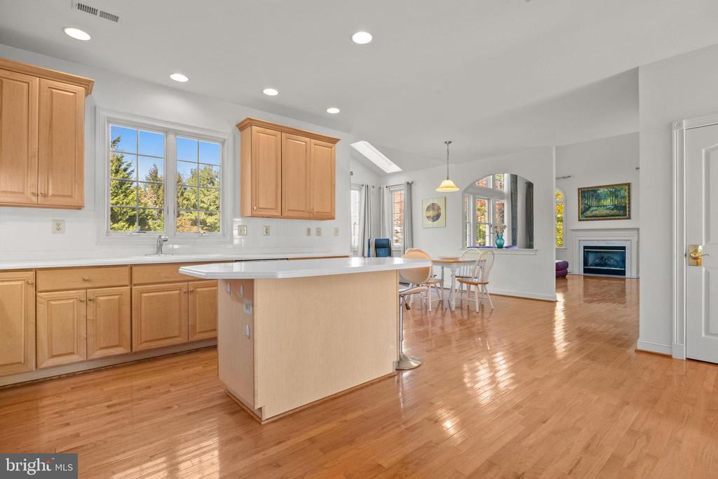 1120 KINGSLEY HALL DRIVE
