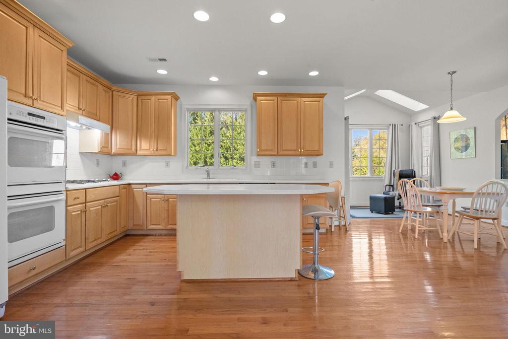 1120 KINGSLEY HALL DRIVE