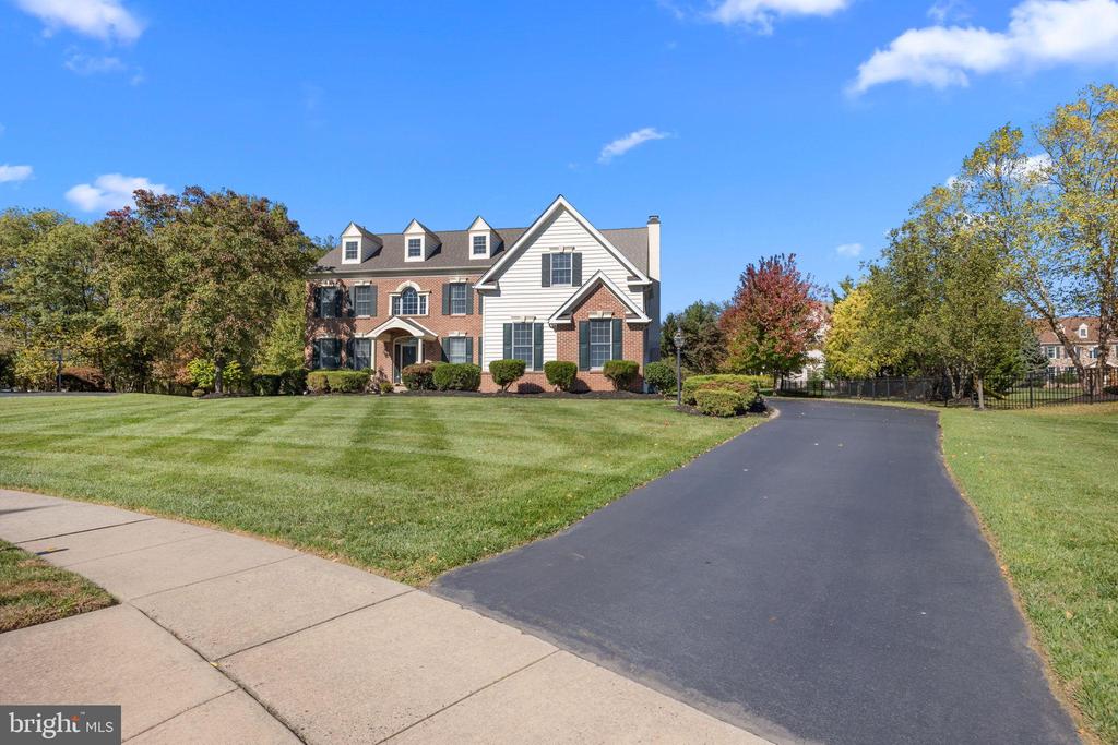 1120 KINGSLEY HALL DRIVE
