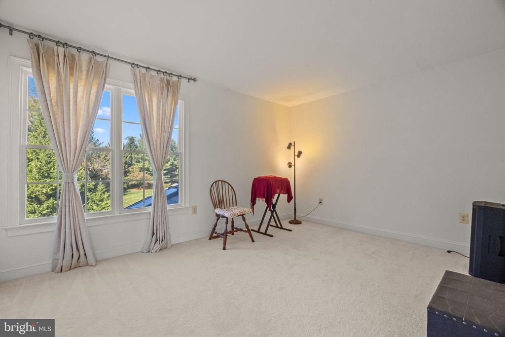 1120 KINGSLEY HALL DRIVE