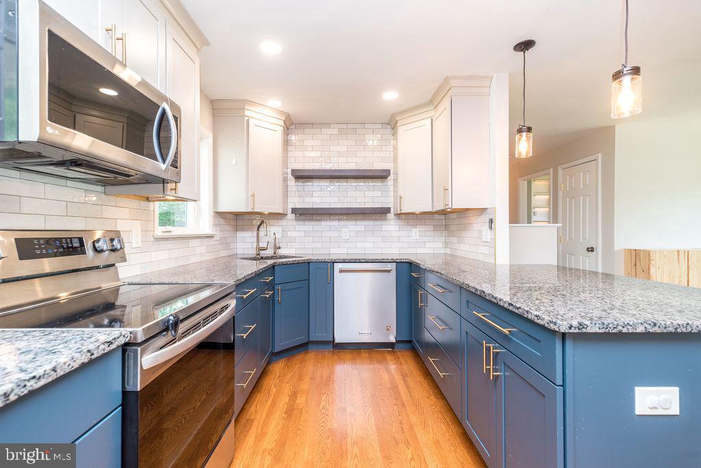 16 LANTERN LANE Unit:           