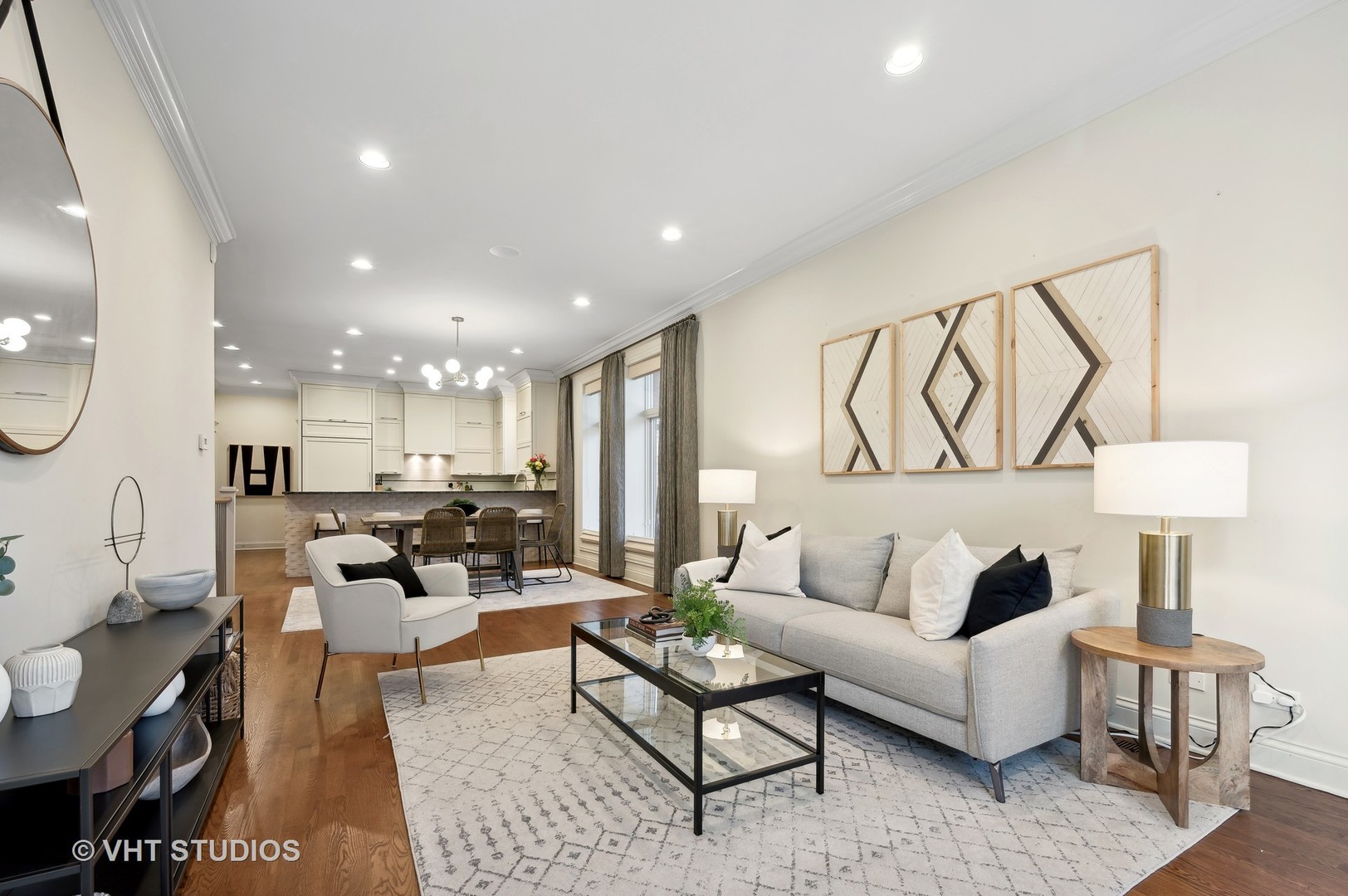 1756 N Mohawk Street Unit: 1E