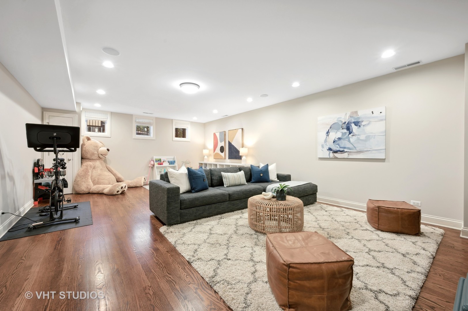 1756 N Mohawk Street Unit: 1E