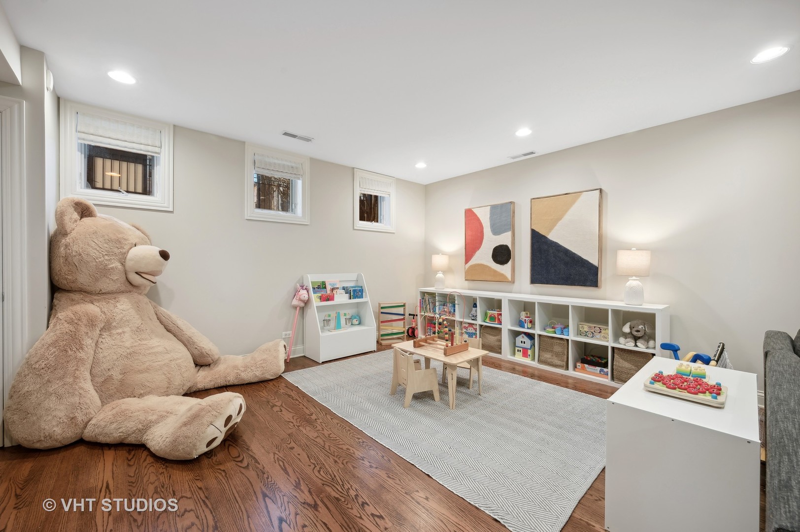 1756 N Mohawk Street Unit: 1E