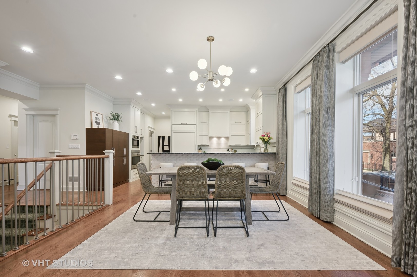 1756 N Mohawk Street Unit: 1E