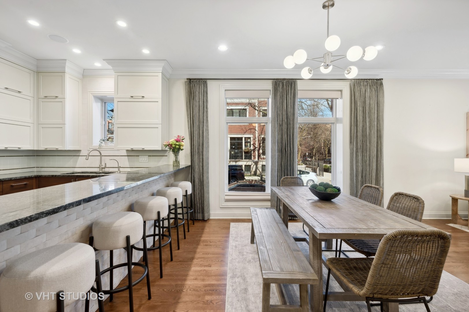 1756 N Mohawk Street Unit: 1E