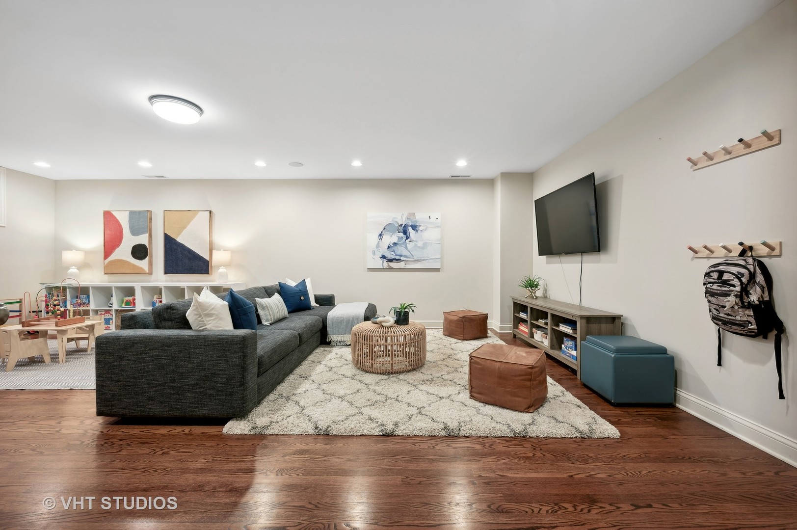 1756 N Mohawk Street Unit: 1E