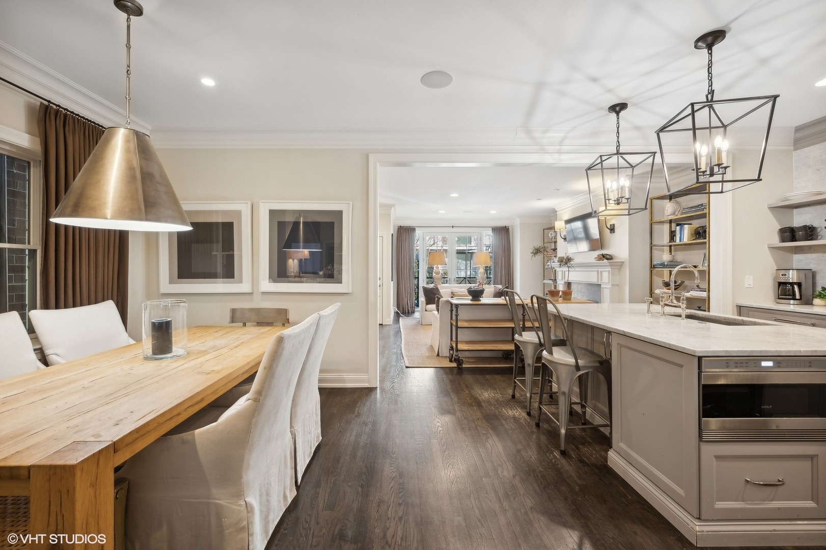 2050 N Mohawk Street Unit: 1