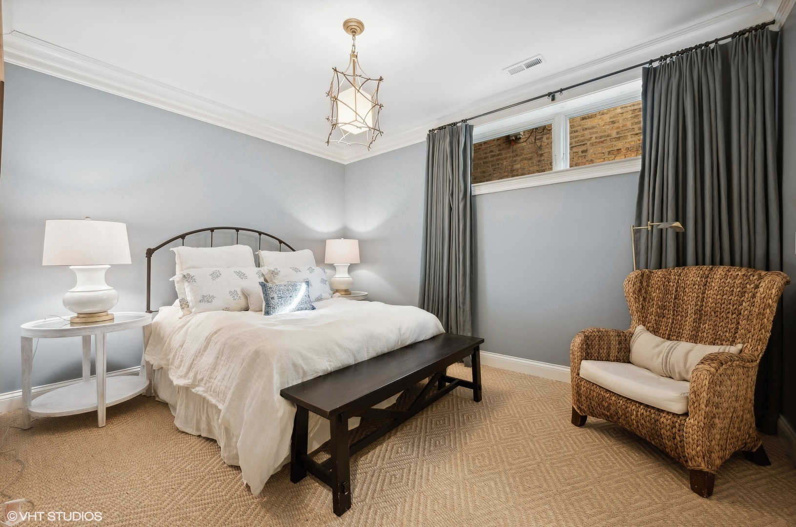 2050 N Mohawk Street Unit: 1