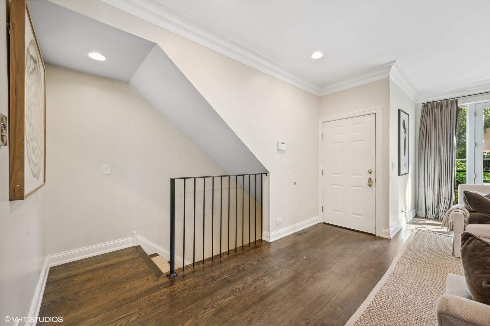 2050 N Mohawk Street Unit: 1
