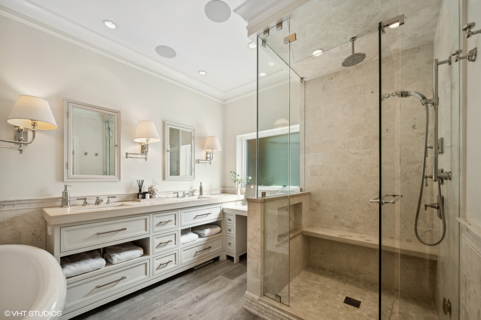 2050 N Mohawk Street Unit: 1