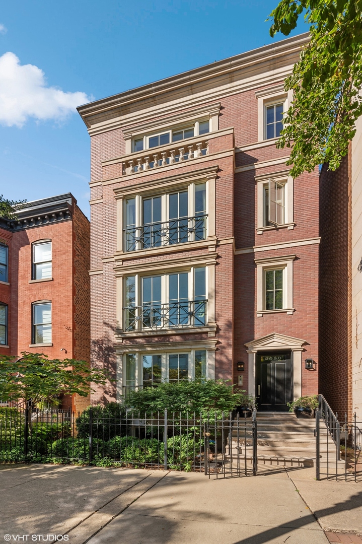 2050 N Mohawk Street Unit: 1