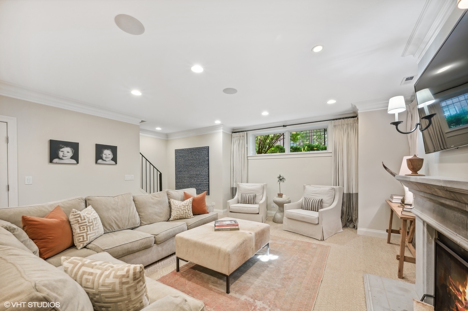 2050 N Mohawk Street Unit: 1