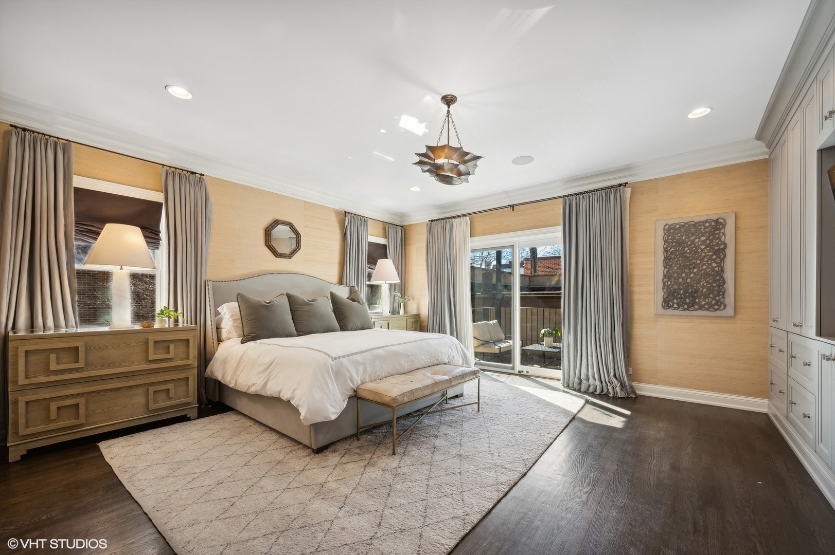 2050 N Mohawk Street Unit: 1