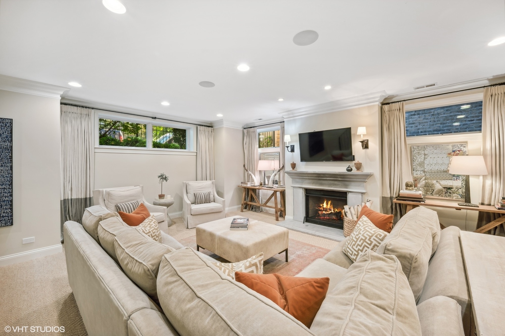 2050 N Mohawk Street Unit: 1